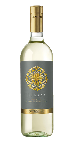Lugana Doc - Ein Wein, Der An Den Gestaden Des Gardasees Geboren Wurde: Das Besondere Gelände Verleiht Diesem Wein Unglaubliche Eigenschaften Von Geschmack Und Frische. Die Farbe Erinnert An Golden Funkelnde Sonnenstrahlen, Die Sich Im Wasser Spiegeln. In