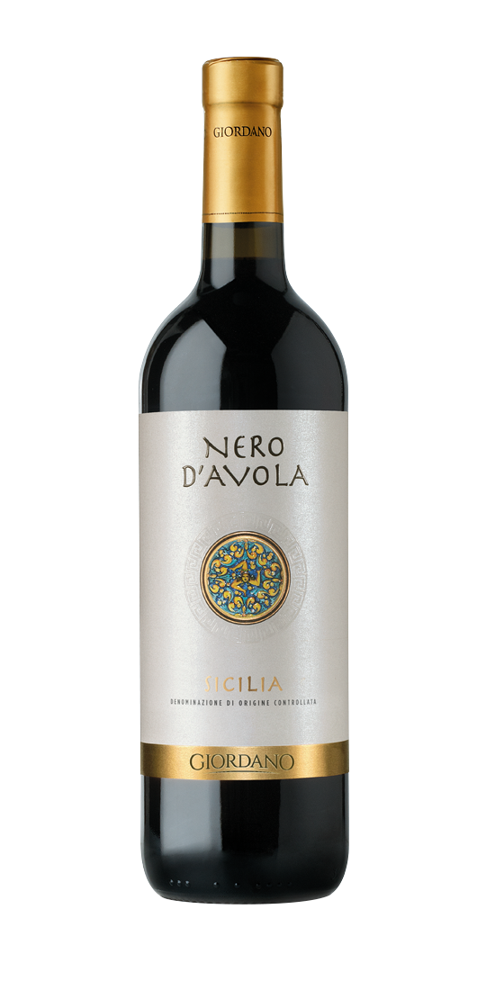 Nero D'avola Sicilia Doc - Dieser Rotwein Besitzt Einen Starken Charakter. Er Entsteht Aus Der Autochthonen Sizilianischen Traube Nero D'avola, Die Ihre Name Der Kleinen Stadt Avola Im Süden Der Insel Verdankt. Ein Strukturierter Eleganter Wein, Mit Einer