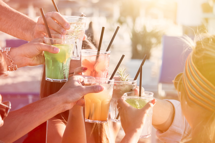 Cocktail mit Wein und Früchten: der frische Sommer-Aperitif Cocktail mit Wein und Früchten: der frische Sommer-Aperitif